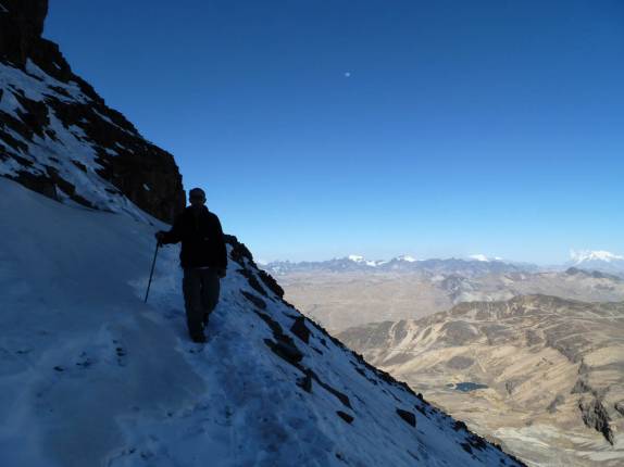 Caminhando na neve na região do Chacaltaya, na Bolívia